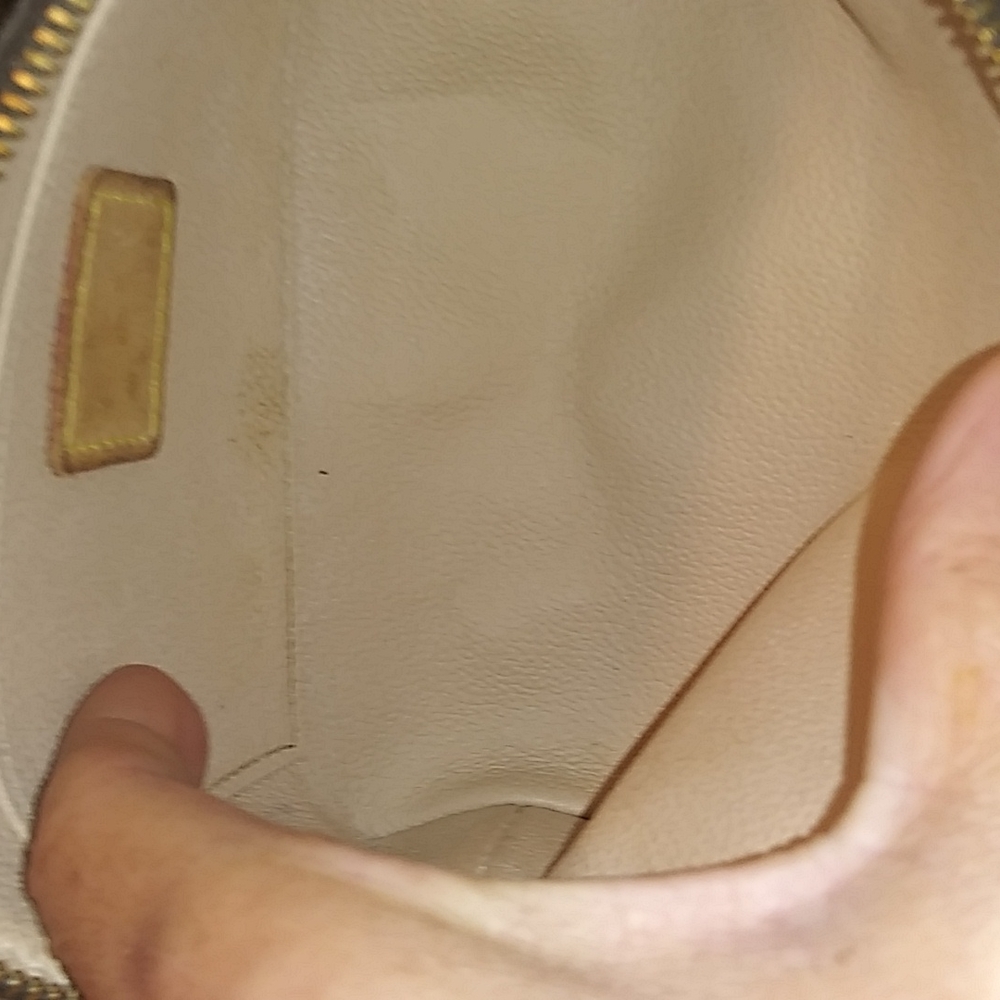 Authentic lv pouch - Picture 6 of 7